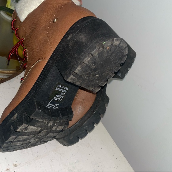 Juicy Couture Brown Sherling Boots 9.5 - Picture 8 of 8